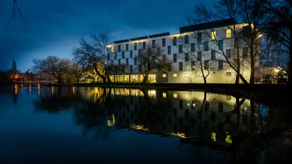 Best Western Plus Lakeside Hotel — Szálloda, Székesfehérvár