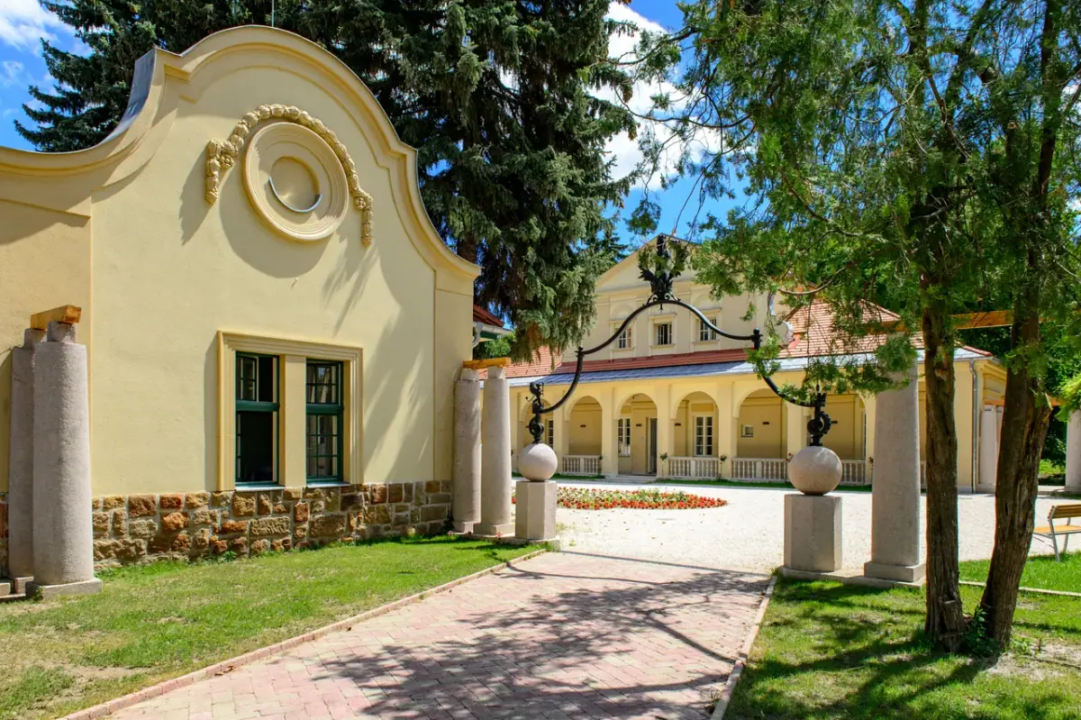 Klebelsberg Kastély — Szálloda, Budapest