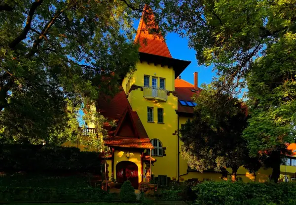 Fried Kastély***Hotel — Szálloda, Simontornya
