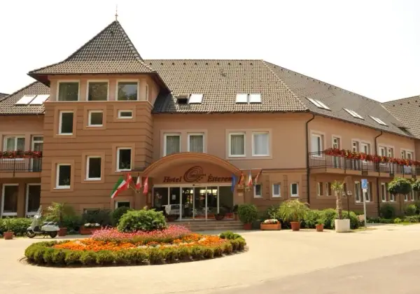 Granada Konferencia Wellness és Sport Hotel — Szálloda, Kecskemét