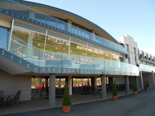 Gokart Hotel — 1. kép