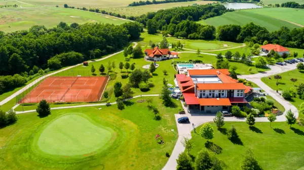 Forest Hills Hotel & Golf — Szálloda, Zirc