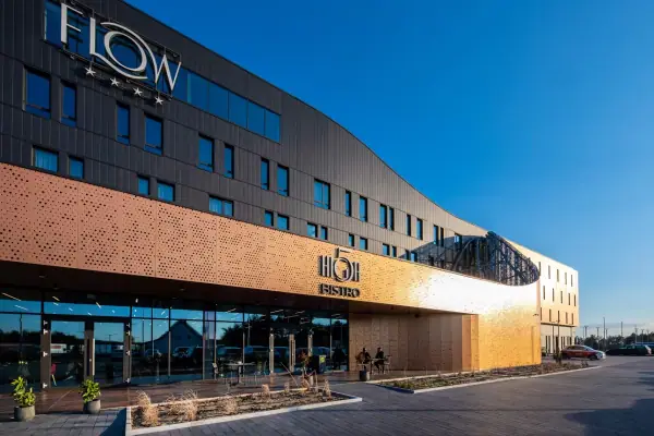 FLOW Hotel & Conference**** — Szálloda, Inárcs