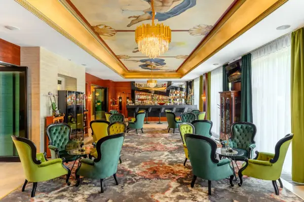 Hotel Divinus***** Superior — Szálloda, Debrecen