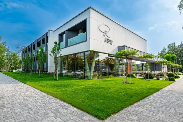 Reed Hotel & Bistro — Szálloda, Siófok