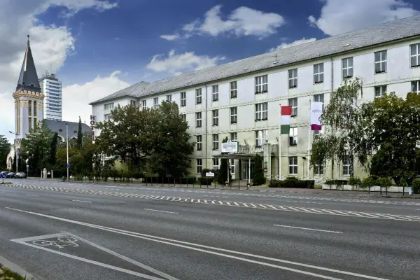 Hotel Millennium — 1. kép