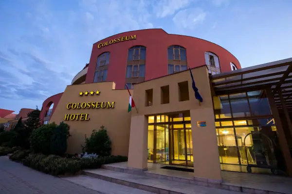Colosseum Hotel — Szálloda, Mórahalom