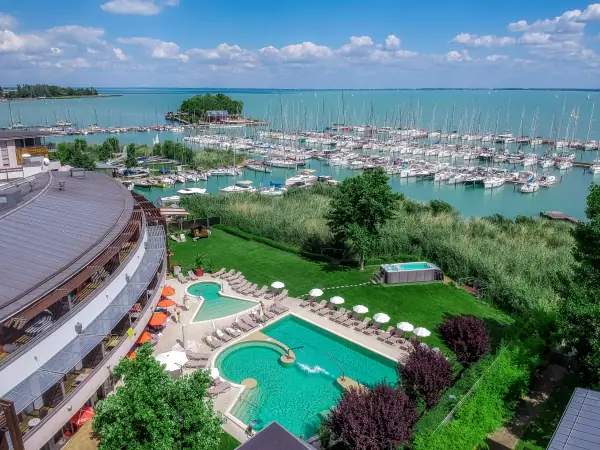Hotel Golden Lake Resort — 1. kép