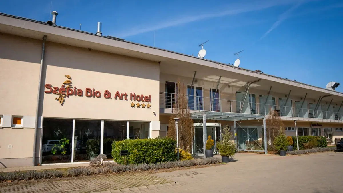 Szépia Bio & Art Hotel — Szálloda, Zsámbék