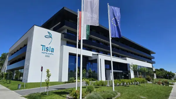 Tisia Hotel & Spa — Szálloda, Tiszaújváros
