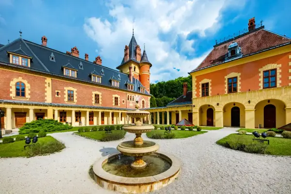 Kastélyhotel Sasvár Resort — 1. kép