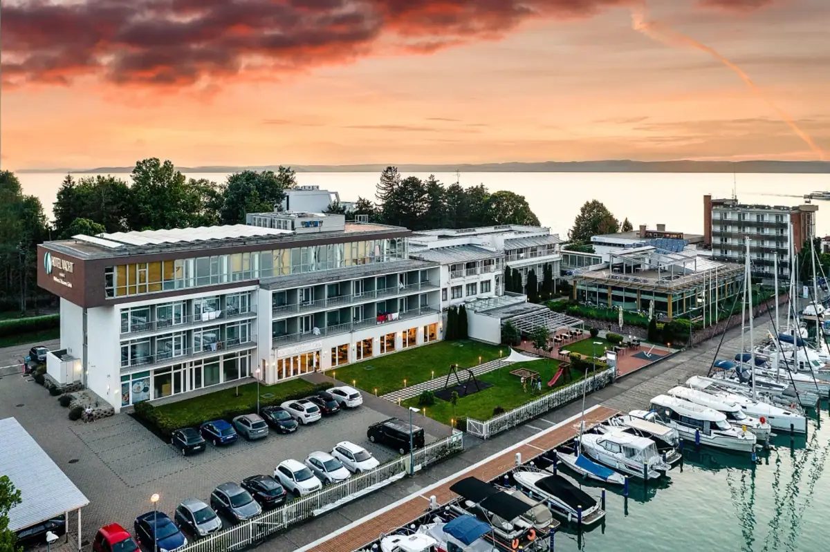 Hotel Yacht**** Wellness & Business