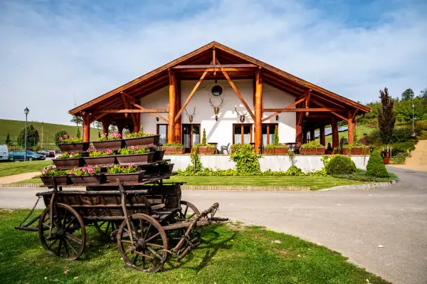 Zselicvölgy Szabadidőfarm — Szálloda, Hajmás