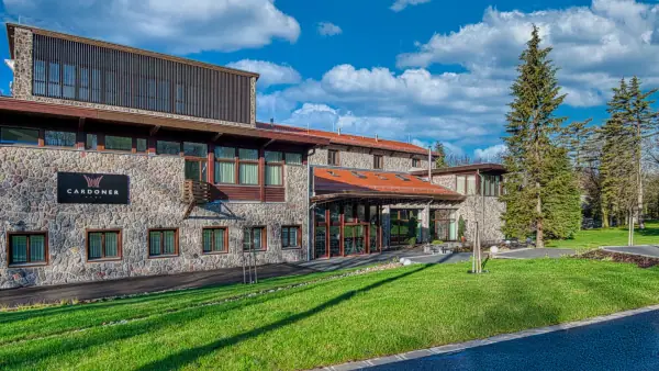 Cardoner Hotel és Konferenciaközpont — Szálloda, Pilisszentkereszt