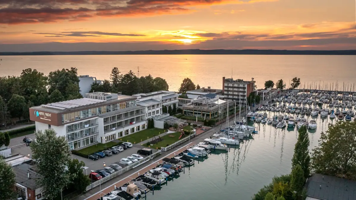 Hotel Yacht Wellness & Business Siófok