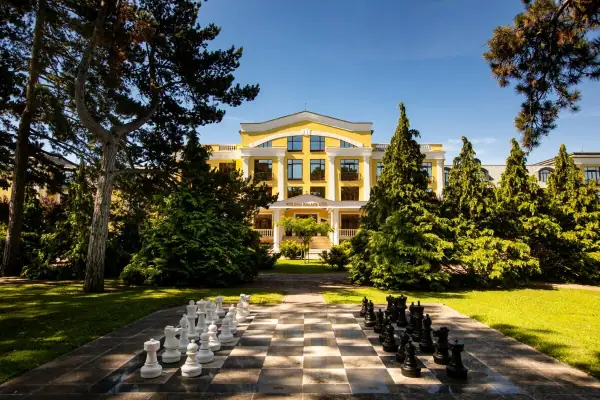 Hotel Golden Palace**** — Szálloda, Göd
