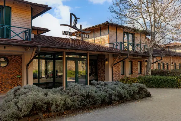 Duna Garden Étterem és Hotel — Szálloda, Budapest