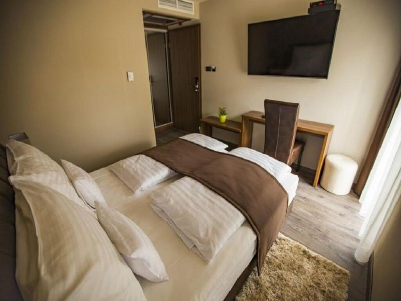 Pole Position Beach Hotel Balatonszárszó — 2. kép