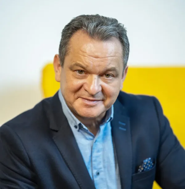 Czvitkó Zoltán — managing director
