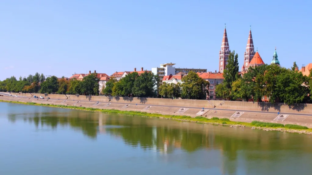 Szeged Holiday Inn szálloda épül