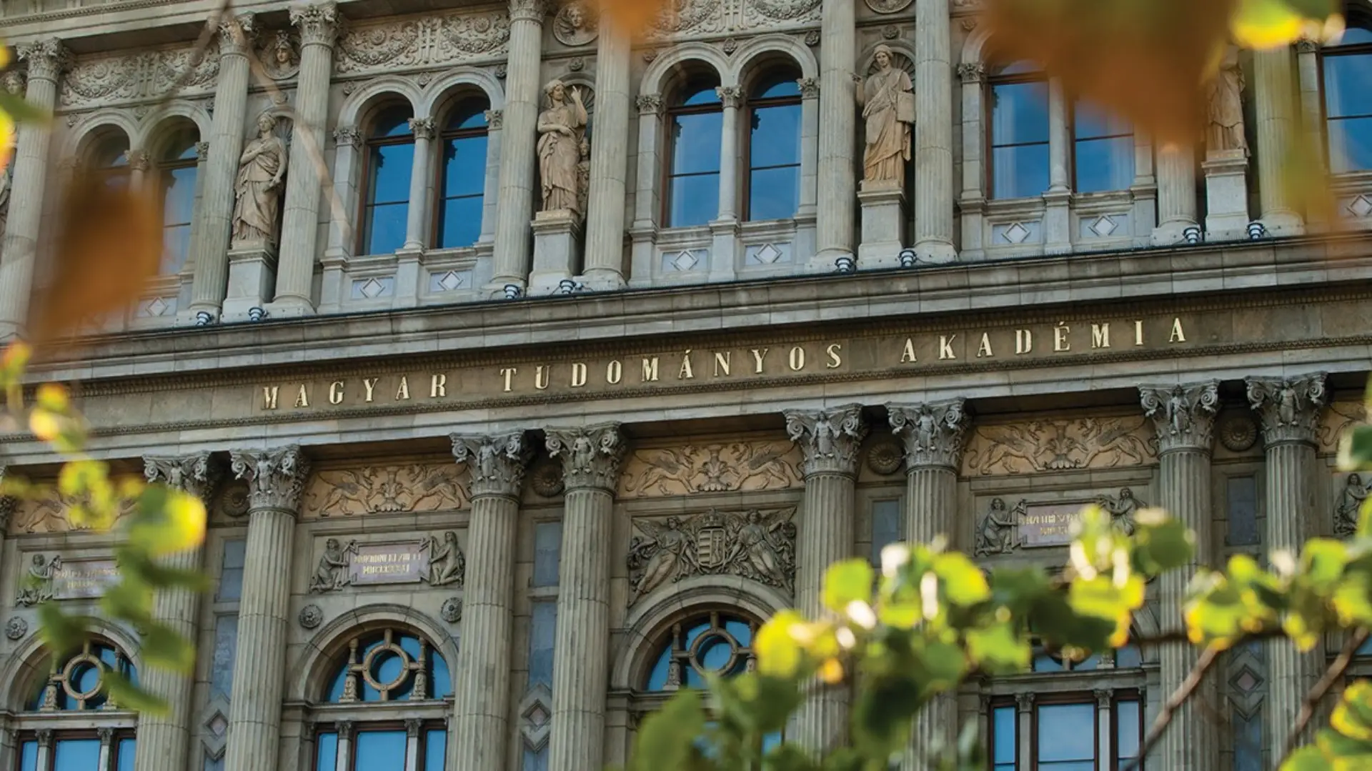 Magyar Tudományos Akadémia 200 év kincsei