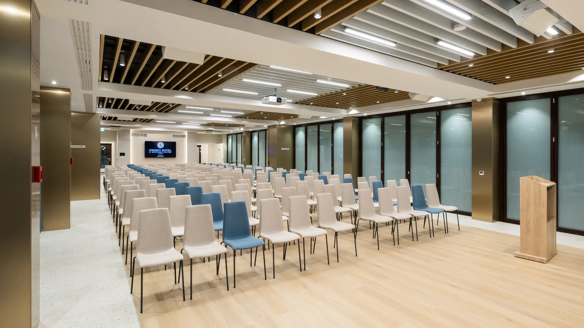 Energy Hotel & Business Center modern konferenciaterem