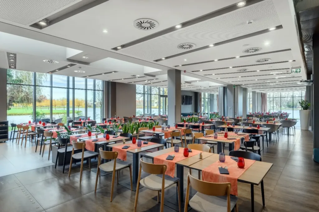 Best Western Plus Lakeside Hotel étterem